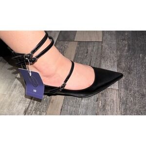 Women pointed toe kitten heel size 11